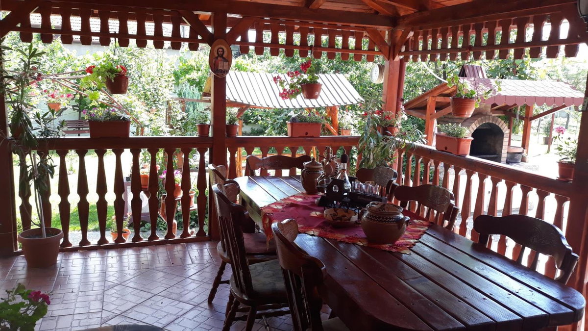 Casa Dana, Romania