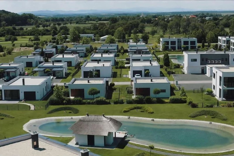 Teichappartement am Golfplatz und Therme Lutzmannsburg, Zsira, Hungary