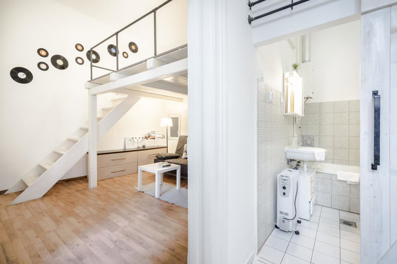 BpR Vinyl Style Studio Home with A/C, Budapest, Hungary