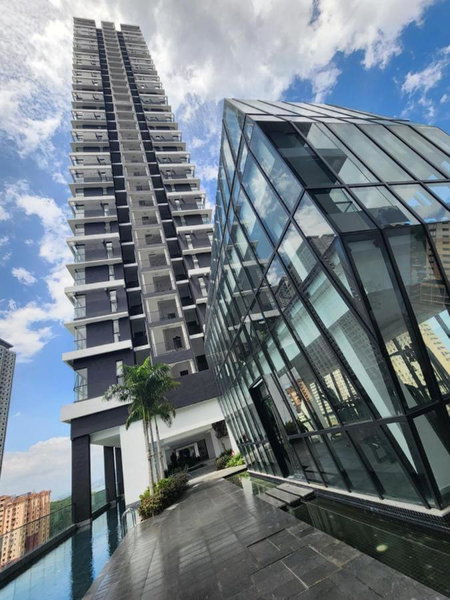 Urban Suites George town - Affordable & Luxury Stay - High-Floor with Spectacular Sea and Penang Bridge View, Jelutong, Malaysia
