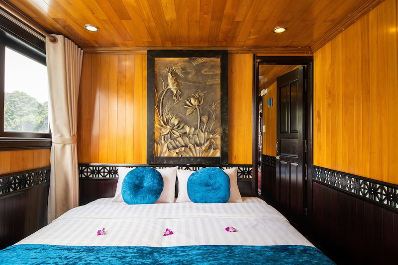 Swan Cruises Halong, Ha Long, Vietnam