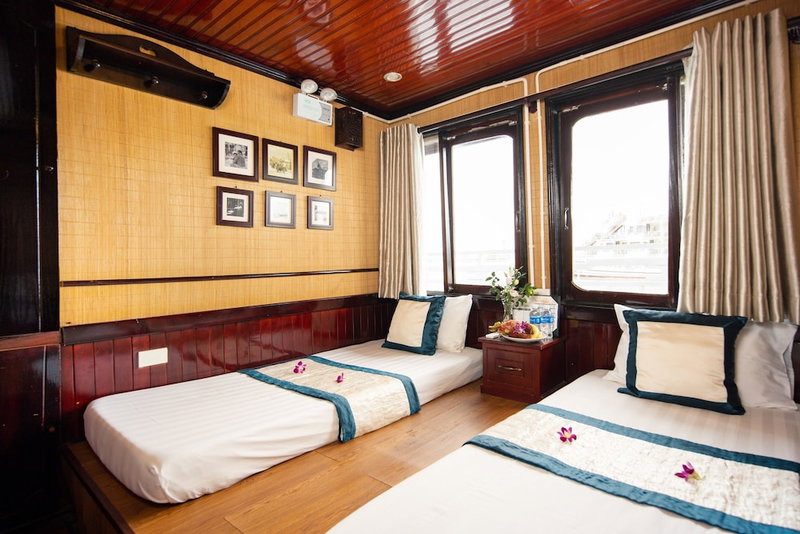 Swan Cruises Halong, Ha Long, Vietnam