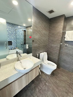 Luxe Paradise Premium Hotel Nguyen Khac Hieu, Hanoi, Vietnam