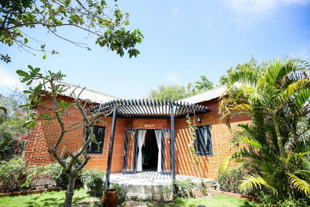 Longhai Channel Beach Resort, Long Dien, Vietnam