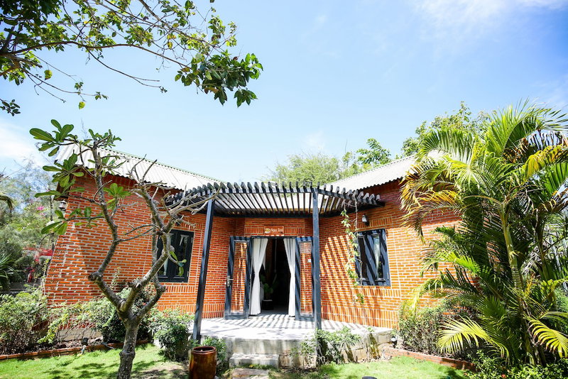 Longhai Channel Beach Resort, Long Dien, Vietnam