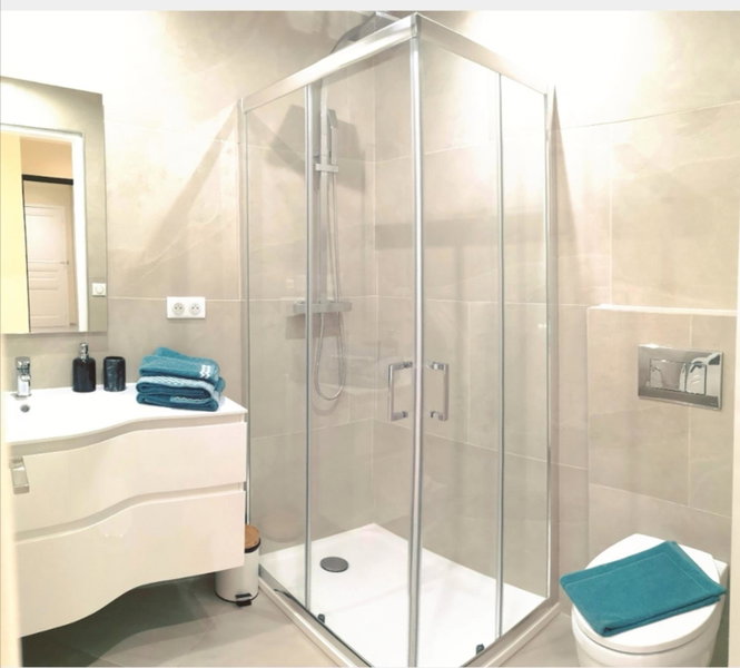 HOSTEL MEYERBEER - Rooms and Apartments, Nice, France