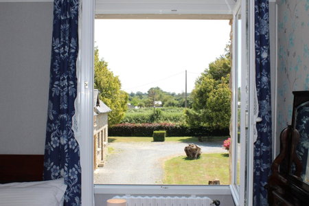 Le Clos Castel, Raids, France
