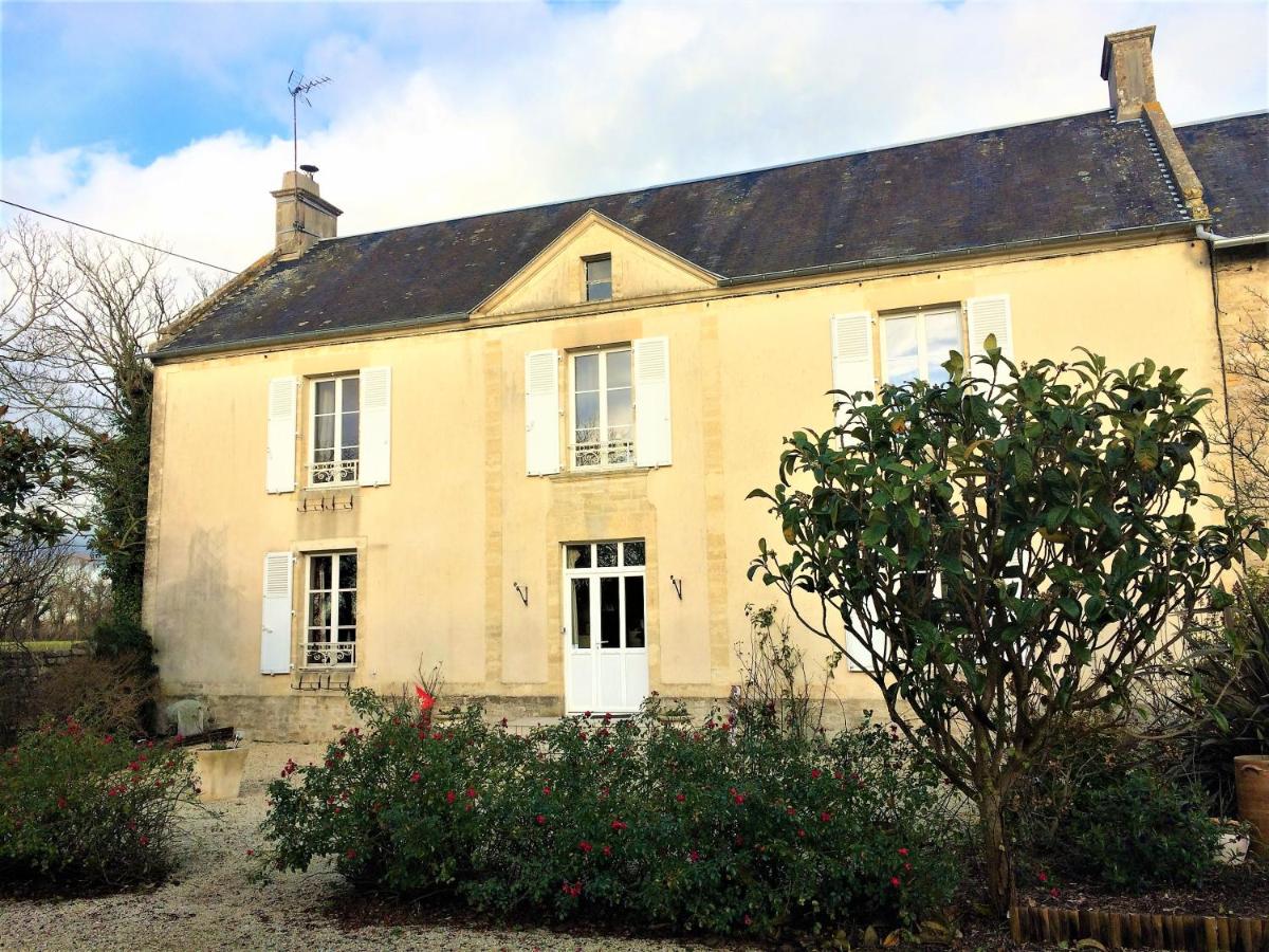 Hotel · Les chambres d'Omaha Beach Etablissement avec deux chambres d'hôtes, petit-déjeuner compris fait-maison et produits locaux, Vierville-sur-Mer