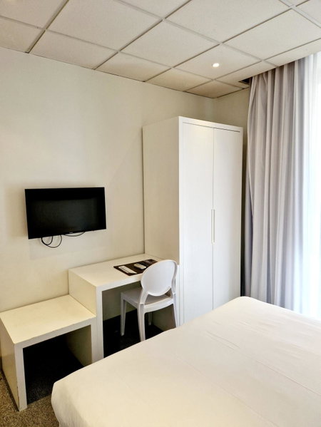 Hôtel P.L.M., Cannes, France
