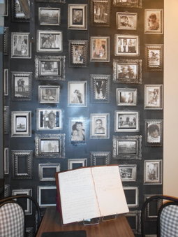 Hôtel-Restaurant "Chez Carrière", Aigues-Mortes, France
