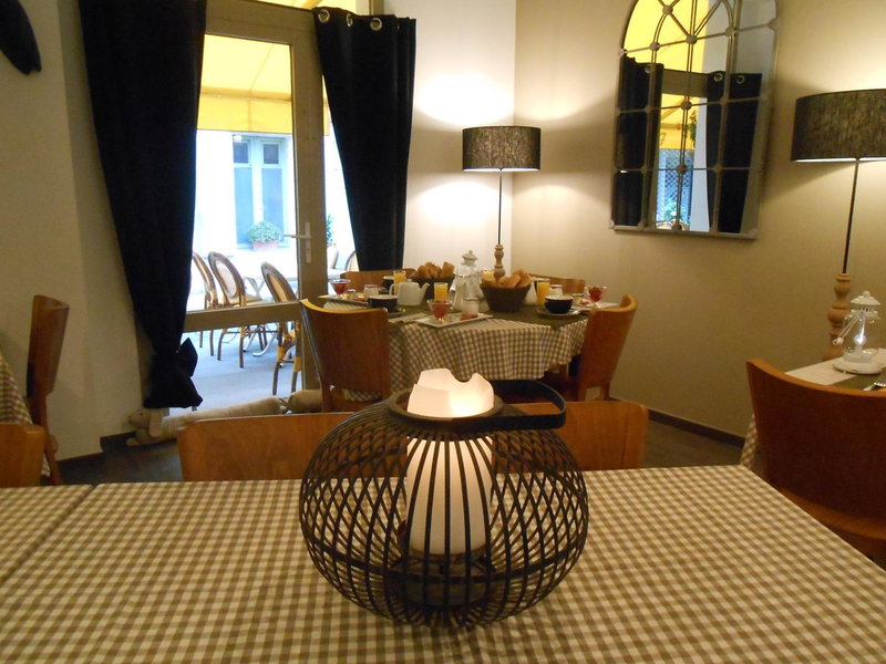 Hôtel-Restaurant "Chez Carrière", Aigues-Mortes, France