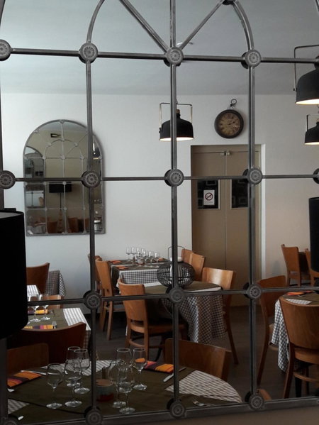 Hôtel-Restaurant "Chez Carrière", Aigues-Mortes, France