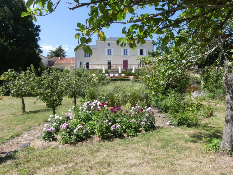 Les Jardins de Xanton, Xanton-Chassenon, France