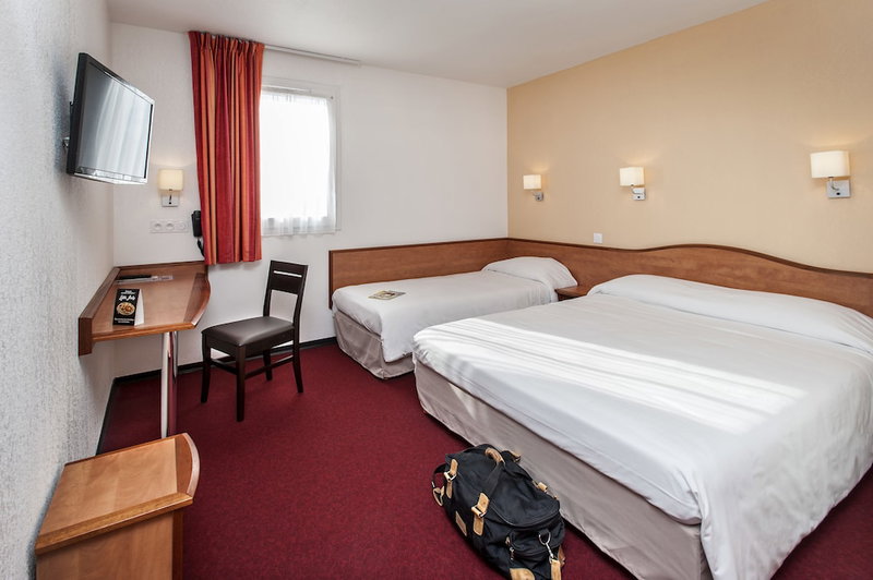 Brit Hotel Confort Villeneuve Sur Lot, Bias, France