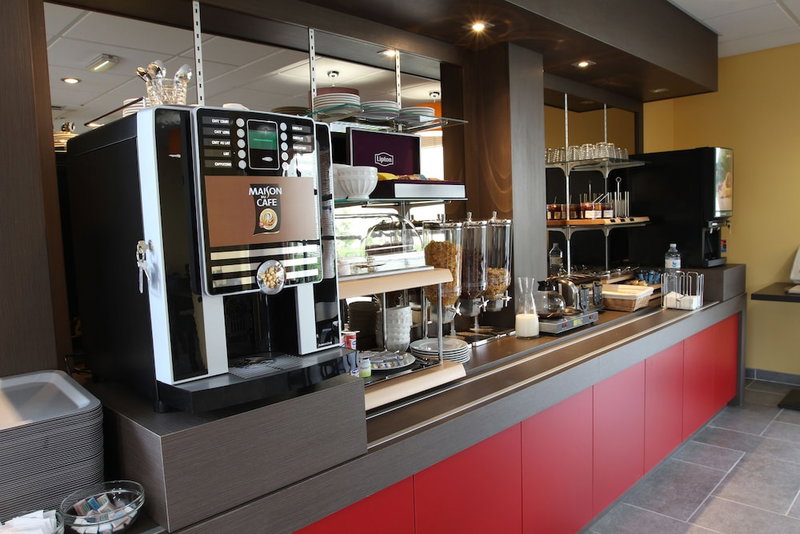 Brit Hotel Confort Villeneuve Sur Lot, Bias, France