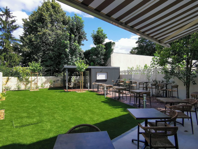 Bloom Hostel Bar & Garden, Bordeaux, France