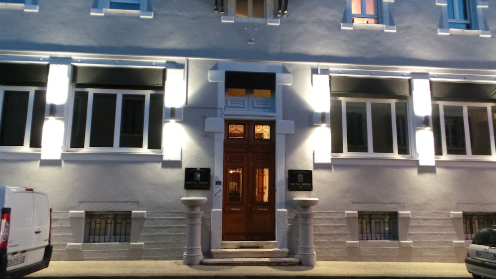 Hotel · Nouvel Hôtel & Appartements, Oyonnax