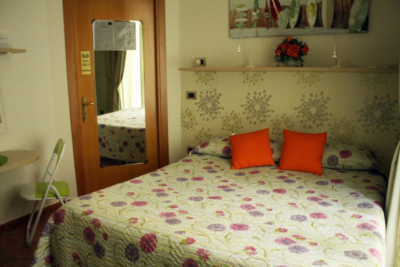 B&B Napoli Plebiscito, Naples, Italy