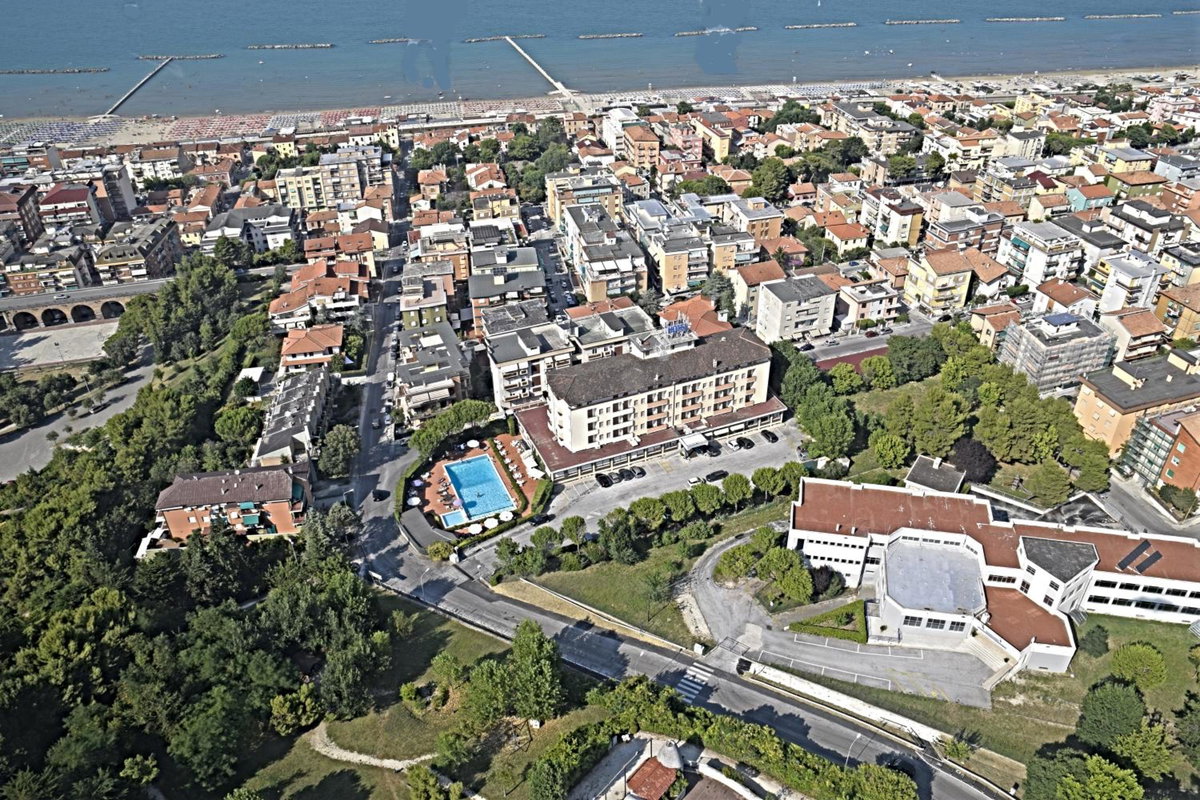 Hotel · Hotel Touring, Falconara Marittima