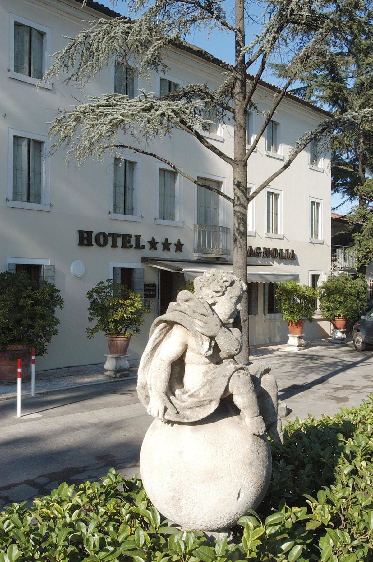 Hotel Magnolia, Italy