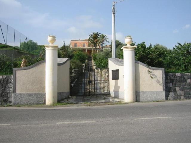Antico Borgo Etneo Country Hotel, Calatabiano, Italy