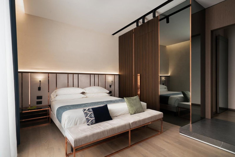 Agra Suites, Naples, Italy