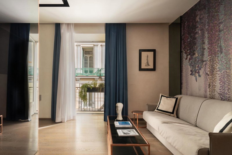 Agra Suites, Naples, Italy