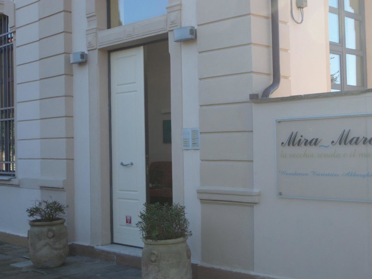 Miramare Apartments&Suites, Italy