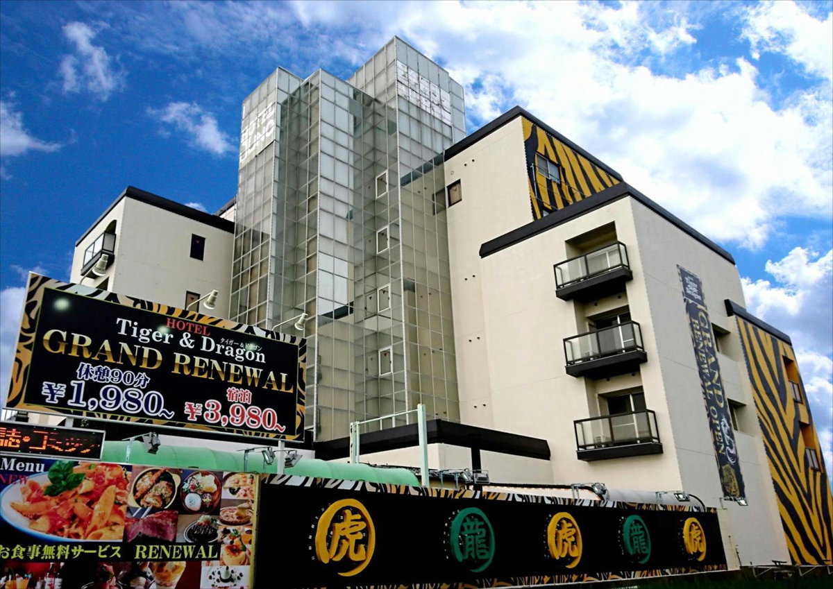 ホテル Tiger & Dragon 男塾ホテルグループ, Japan