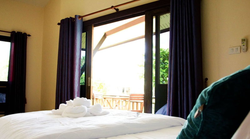 Saphli Villa Beach Resort, Pathio, Thailand