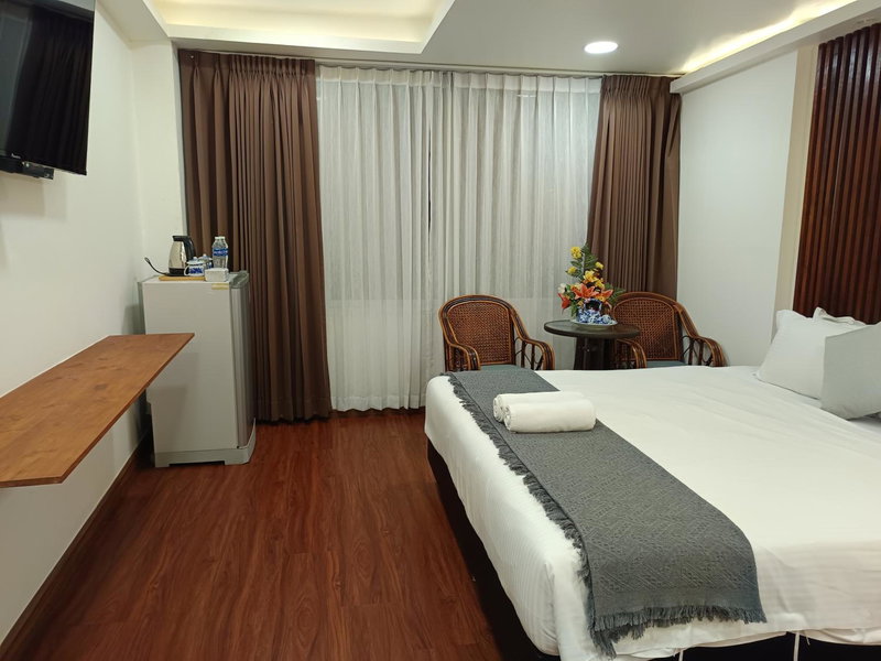 Longzhu Guesthouse, Bangkok, Thailand