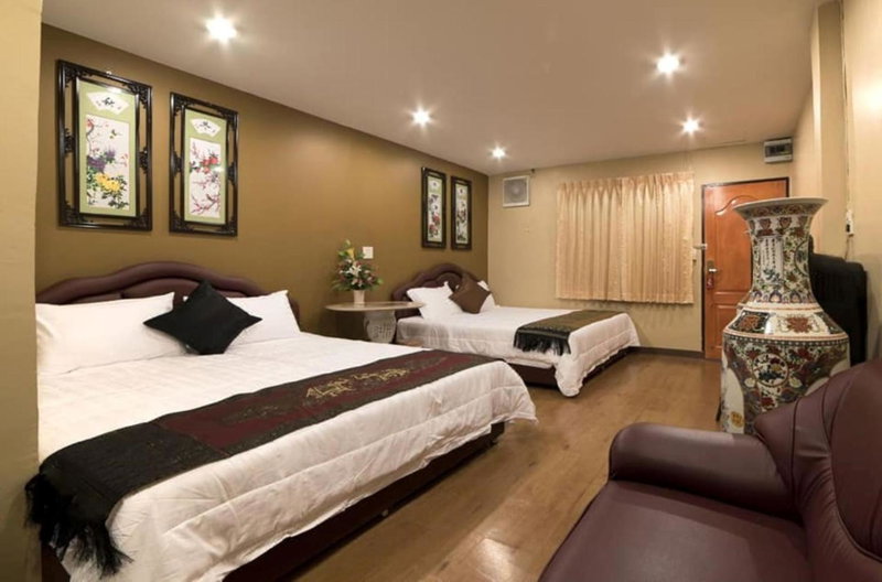 Longzhu Guesthouse, Bangkok, Thailand