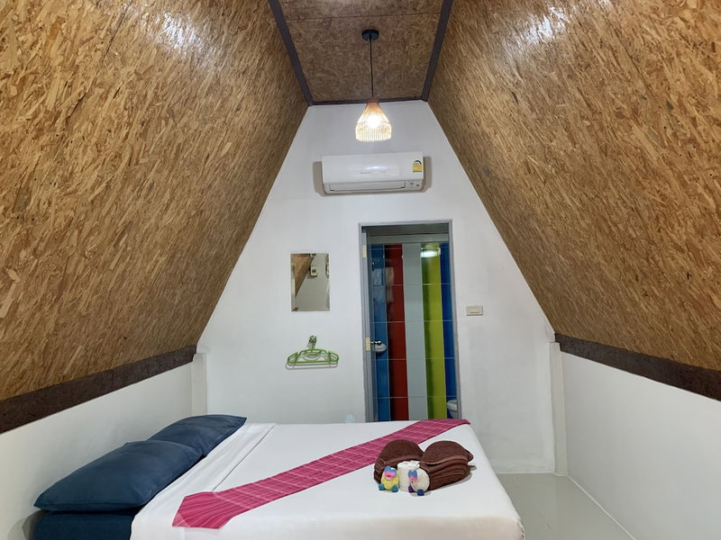 Sam's House Guesthouse, Kanchanaburi, Thailand
