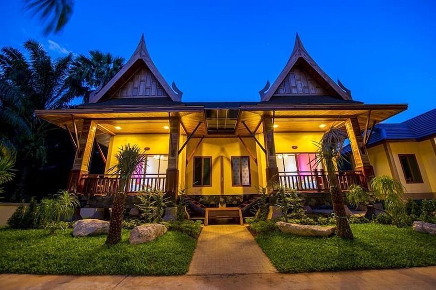 Dusit Phuphaya Resort, Ao Luek, Thailand