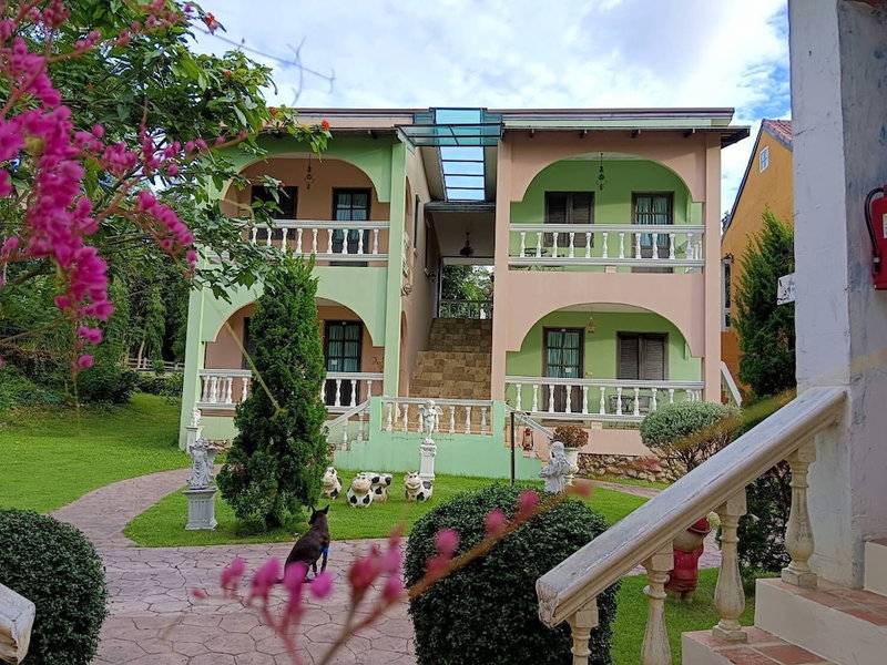 Stamp Hills Resort & Restaurant, Suan Phueng, Thailand