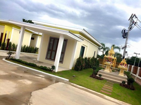 Cindia Resort, Phunphin, Thailand