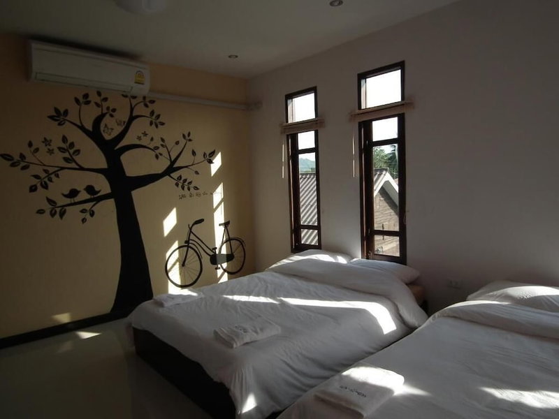Norn Nab Dao Rimkhong, Chiang Khan, Thailand