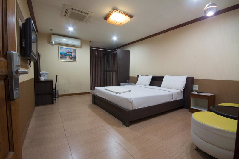 Khon Kaen Ruenrom Hotel, Khon Kaen, Thailand
