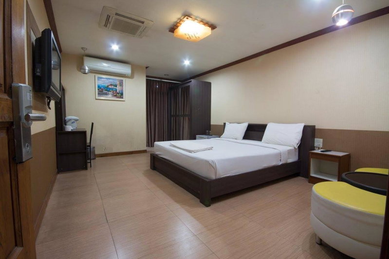 Khon Kaen Ruenrom Hotel, Khon Kaen, Thailand