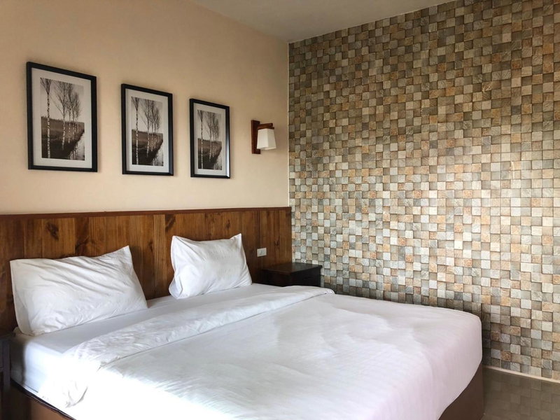 มิตรภาพโฮเทล ( Mittrapap Hotel ), Samran, Thailand