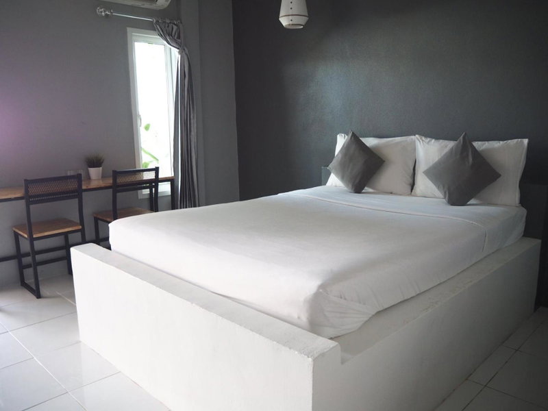 Sichon Modern House Hotel, Sichon, Thailand