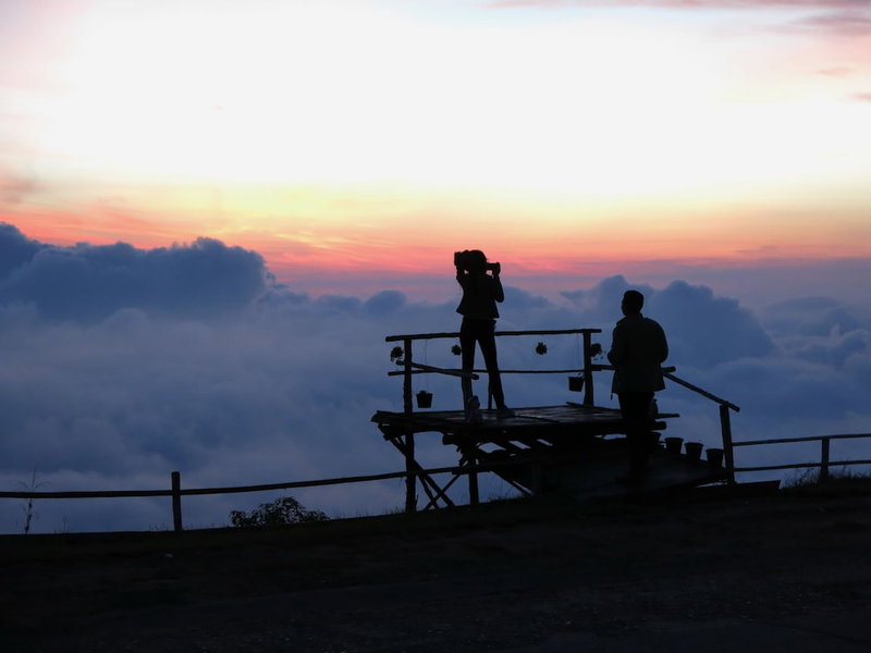 Baanchomdow Phutubberk, Lom Kao, Thailand
