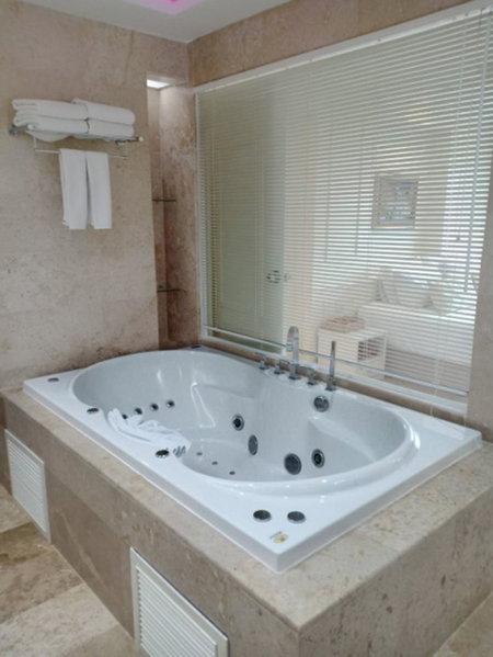 V Verve Service Apartment Hotel, Chachoengsao, Thailand