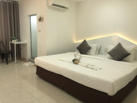 Bed by Boat Hotel & Apartment, Nonthaburi, Thailand