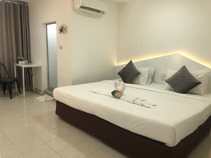 Bed by Boat Hotel & Apartment, Nonthaburi, Thailand