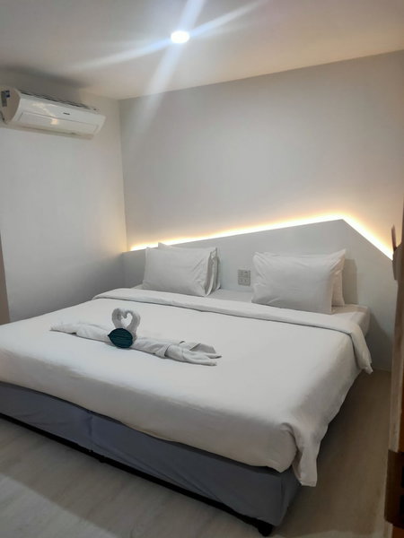 Bed by Boat Hotel & Apartment, Nonthaburi, Thailand