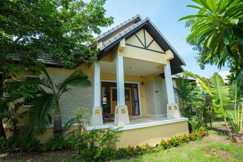 Baan Talay See Cream Resort, Samut Songkhram, Thailand