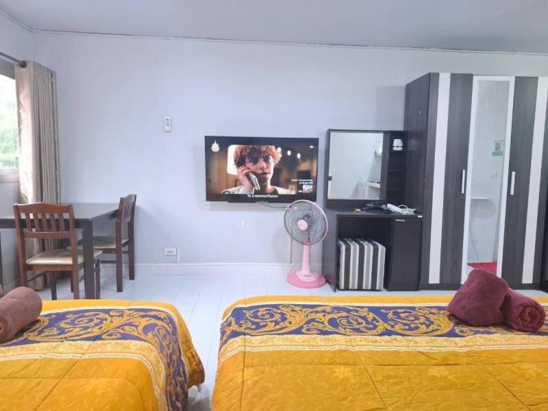 K.NAT Room service, Nonthaburi, Thailand