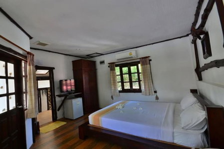 Alongkot Beach Resort Khanom, Khanom, Thailand