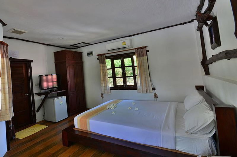 Alongkot Beach Resort Khanom, Khanom, Thailand
